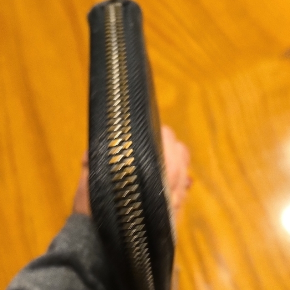 Louie Vuitton Damier Black Leather Wallet - Picture 7 of 13